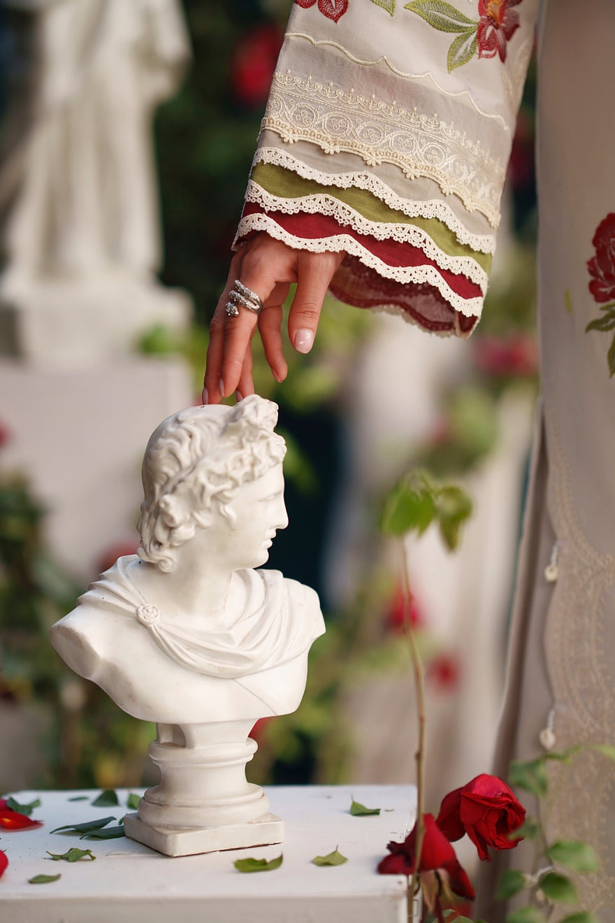 PARISHAY QUEEN LAWN EMBROIDERED SUITS COLLECTION 2026 E [ 𝘽𝙀𝙎𝙏 𝙋𝙍𝙄𝘾𝙀 ✅ ]