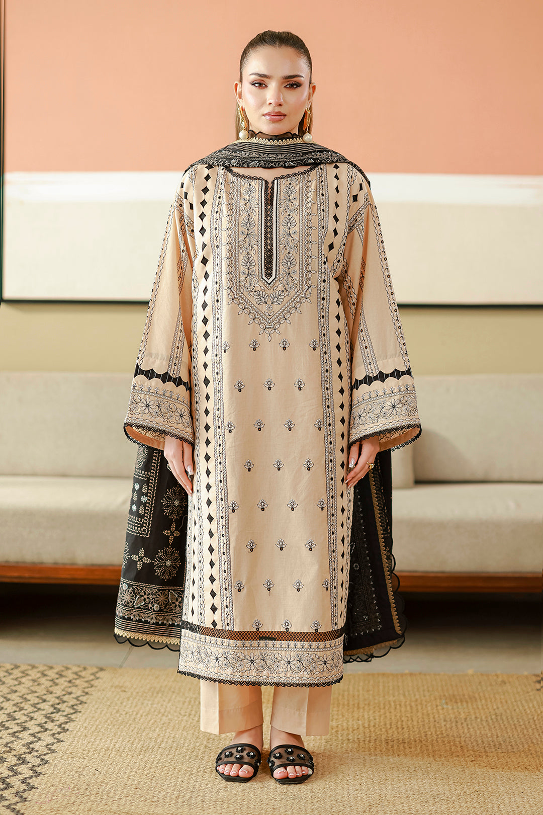 [ SUIT C ] - ZELLBURY CHIKANKARI LAWN EMBROIDERED COLLECTION 2026