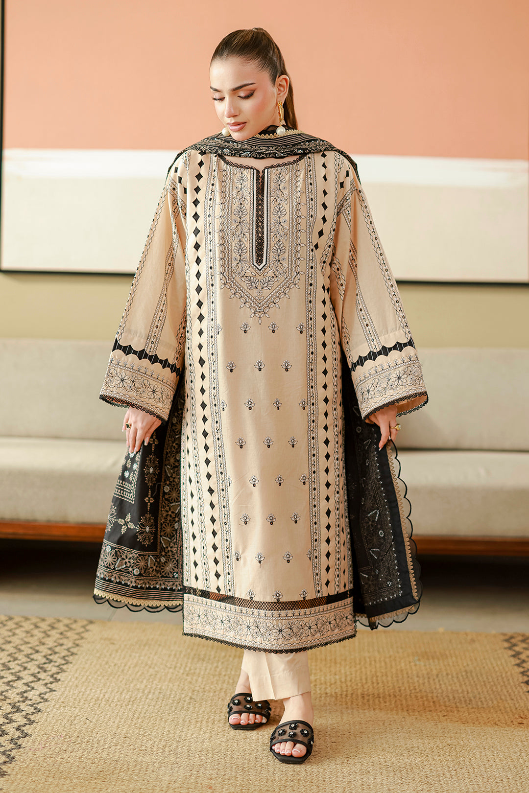 [ SUIT C ] - ZELLBURY CHIKANKARI LAWN EMBROIDERED COLLECTION 2026