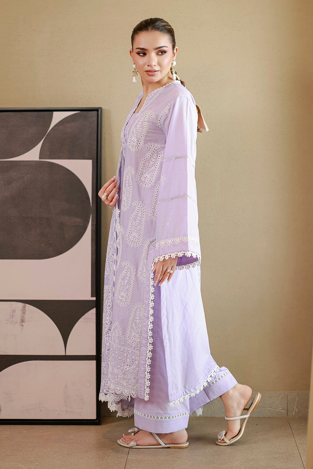 [ SUIT L ] - ZELLBURY CHIKANKARI LAWN EMBROIDERED COLLECTION 2026
