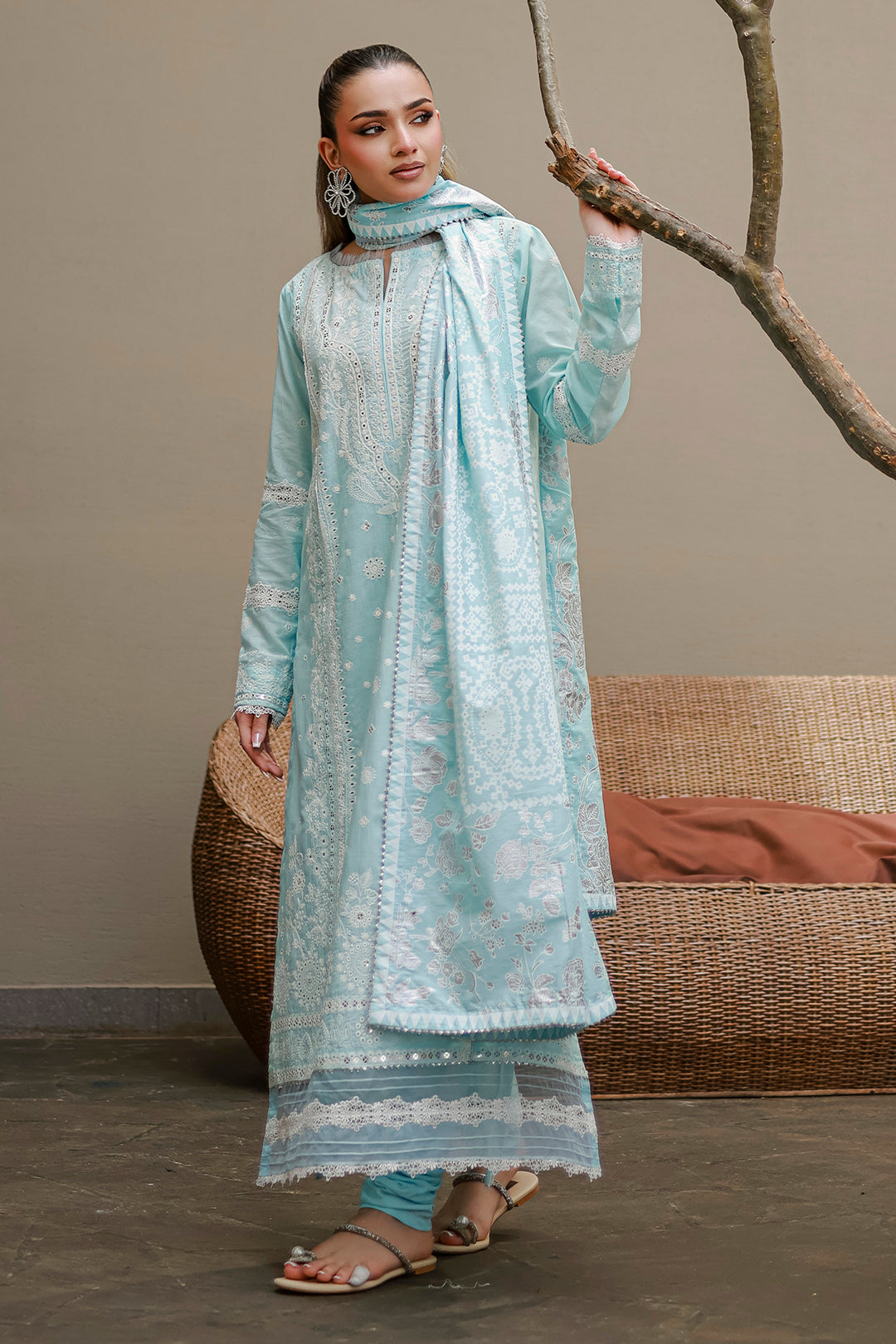 [ SUIT D ] - ZELLBURY CHIKANKARI LAWN EMBROIDERED COLLECTION 2026