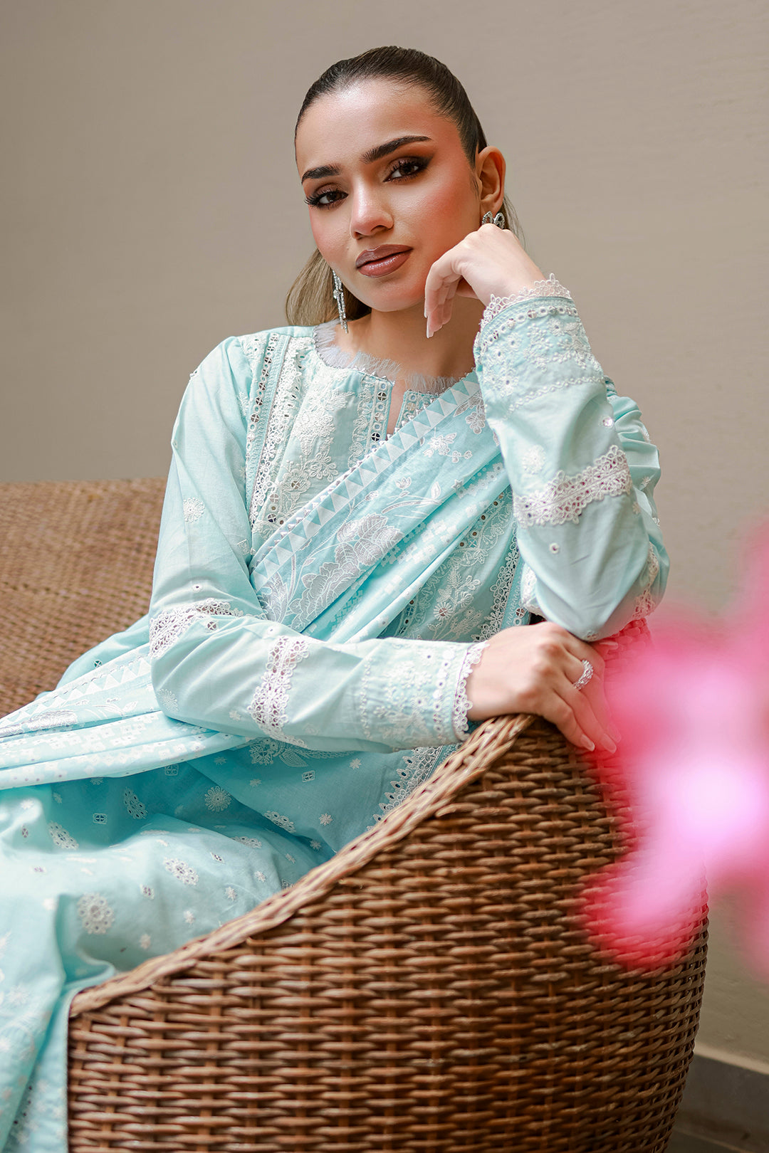 [ SUIT D ] - ZELLBURY CHIKANKARI LAWN EMBROIDERED COLLECTION 2026