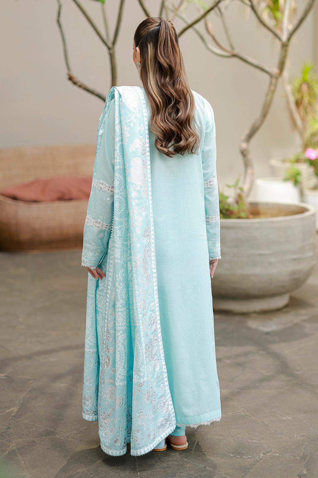 [ SUIT D ] - ZELLBURY CHIKANKARI LAWN EMBROIDERED COLLECTION 2026