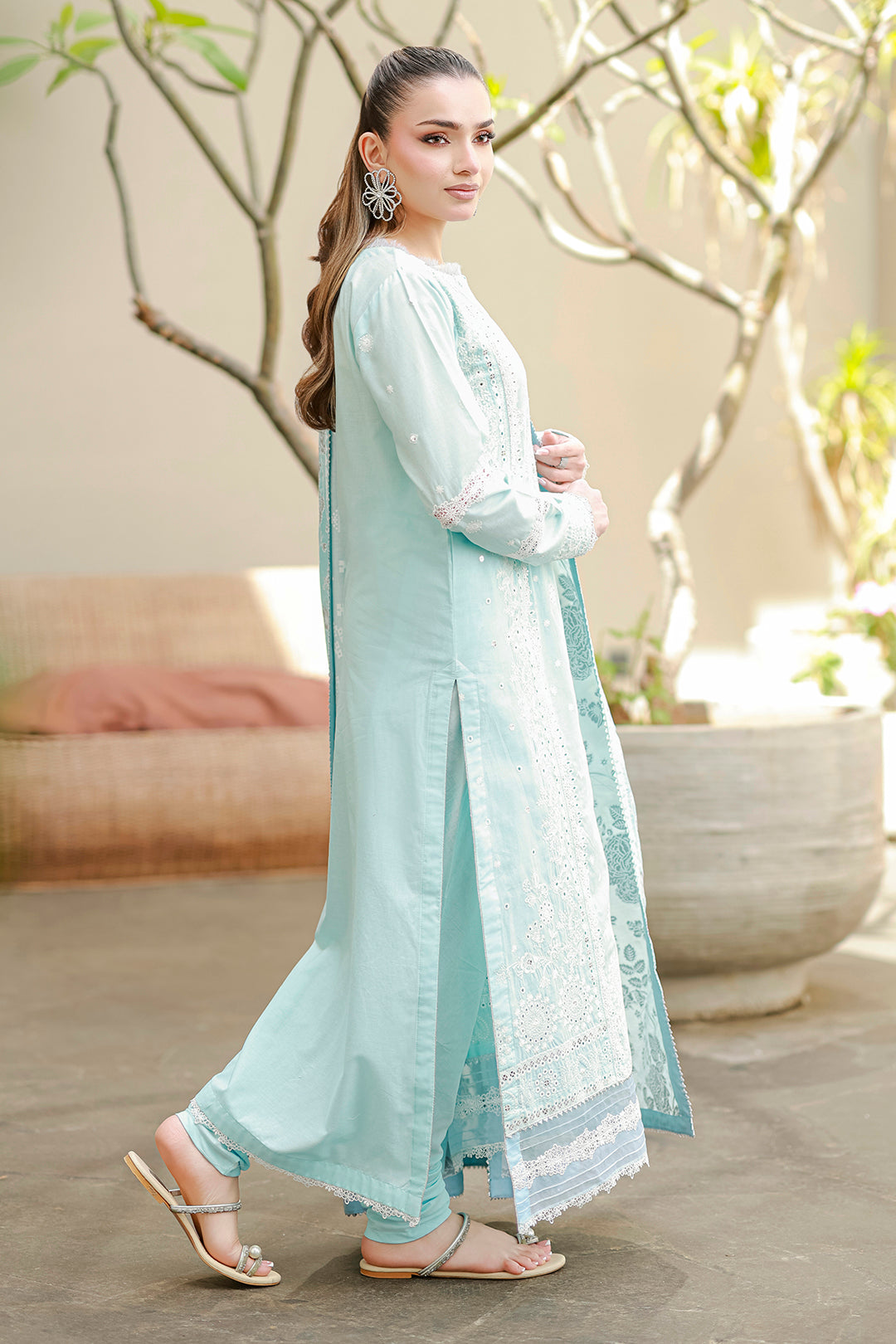 [ SUIT D ] - ZELLBURY CHIKANKARI LAWN EMBROIDERED COLLECTION 2026