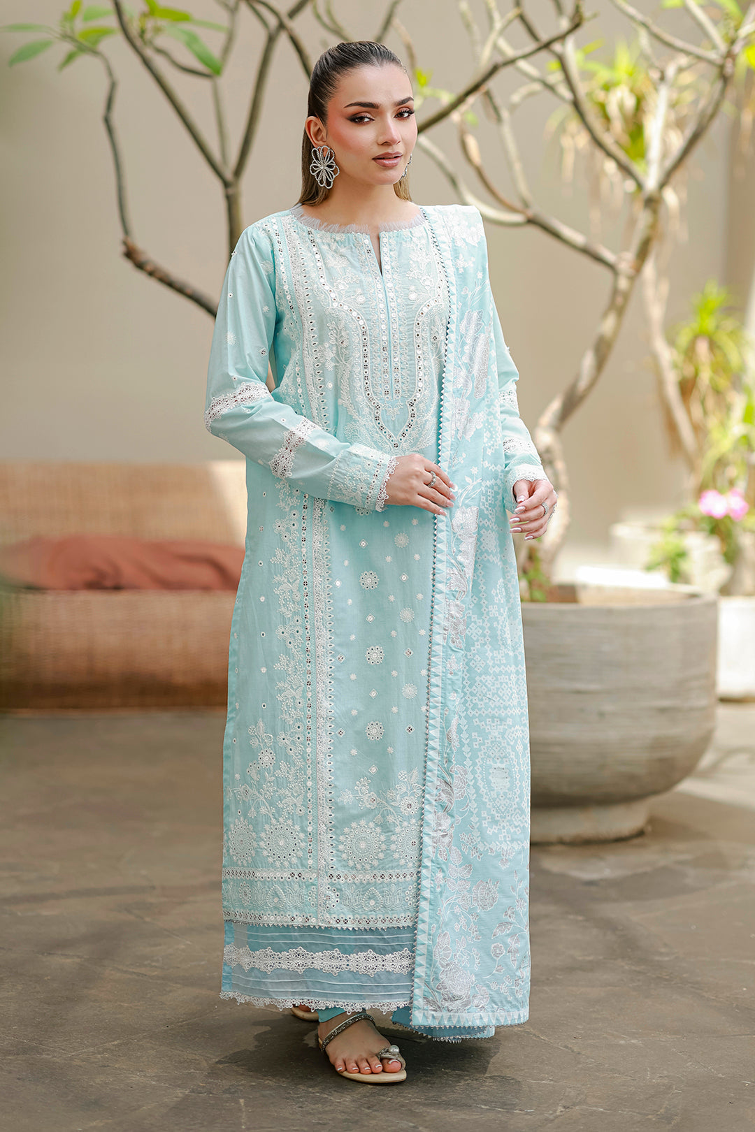 [ SUIT D ] - ZELLBURY CHIKANKARI LAWN EMBROIDERED COLLECTION 2026