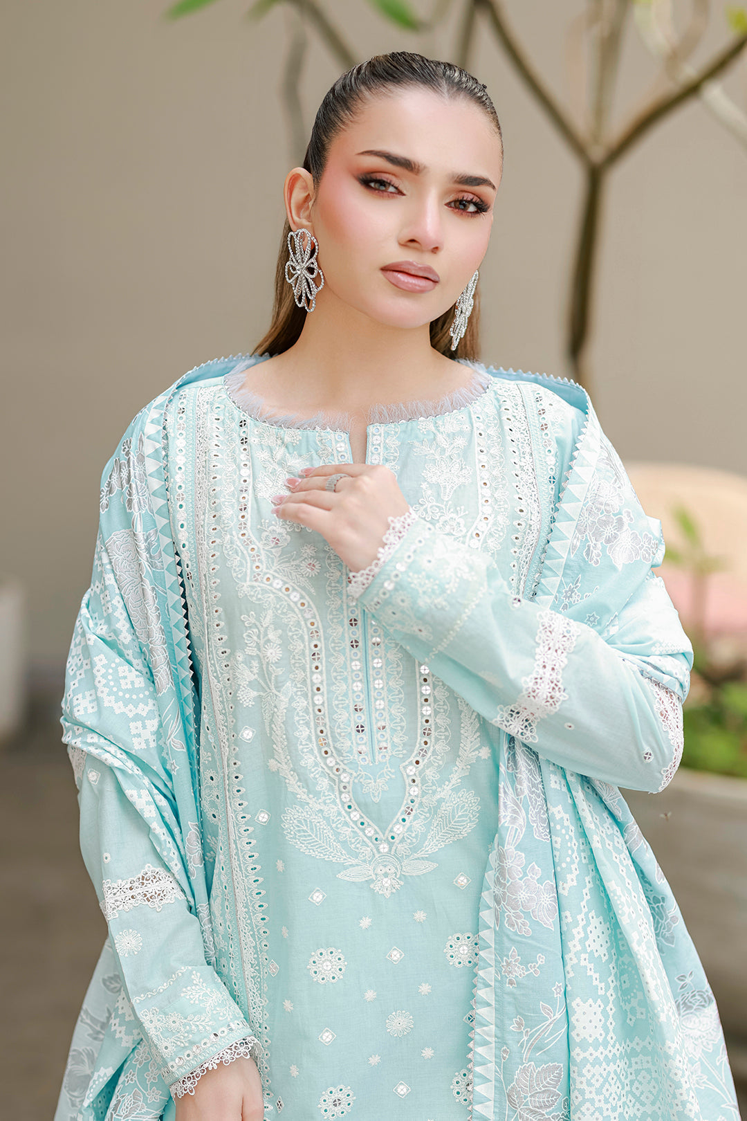 [ SUIT D ] - ZELLBURY CHIKANKARI LAWN EMBROIDERED COLLECTION 2026