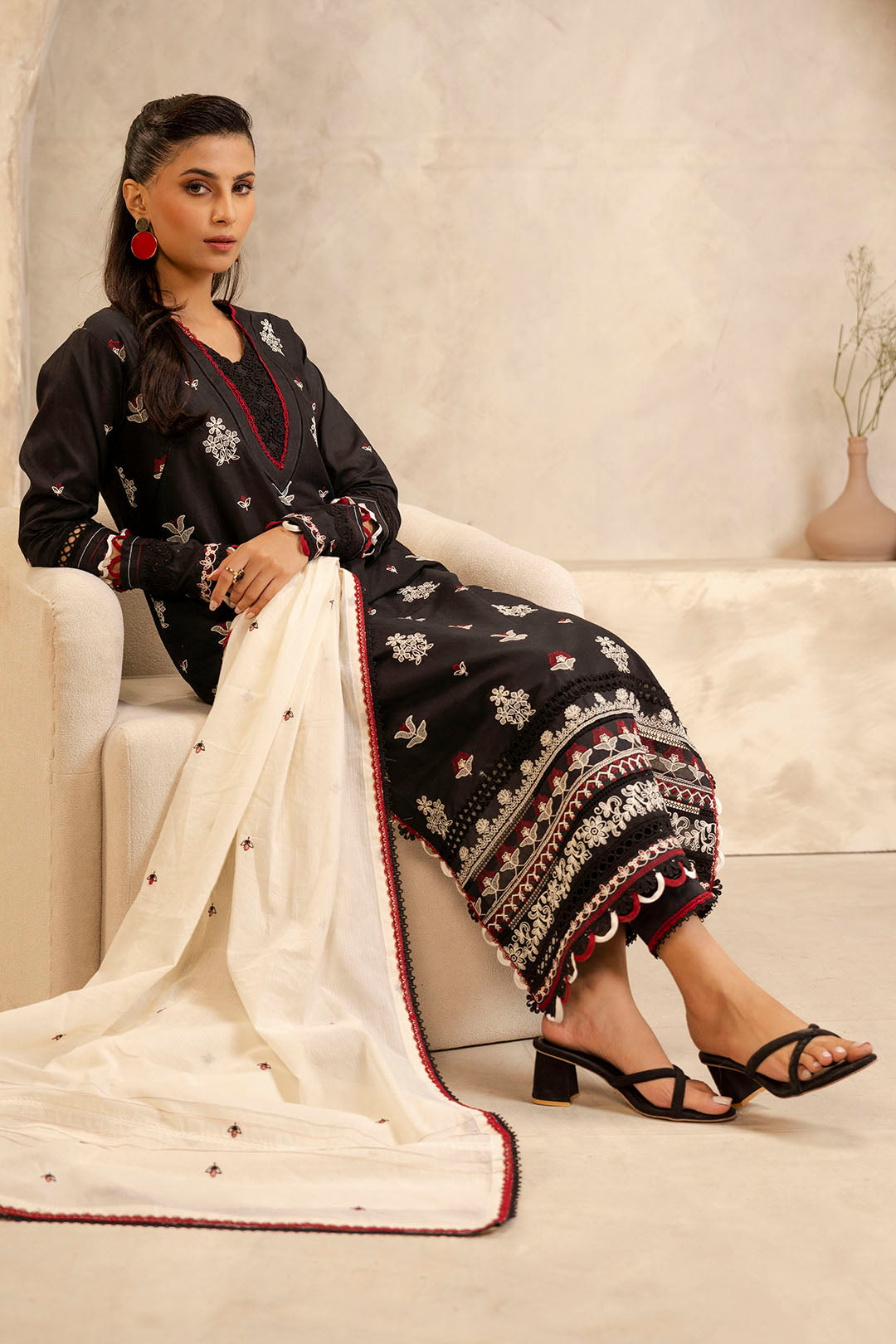 ZELLBURY SIGNATURE LAWN EMBROIDERED 2025