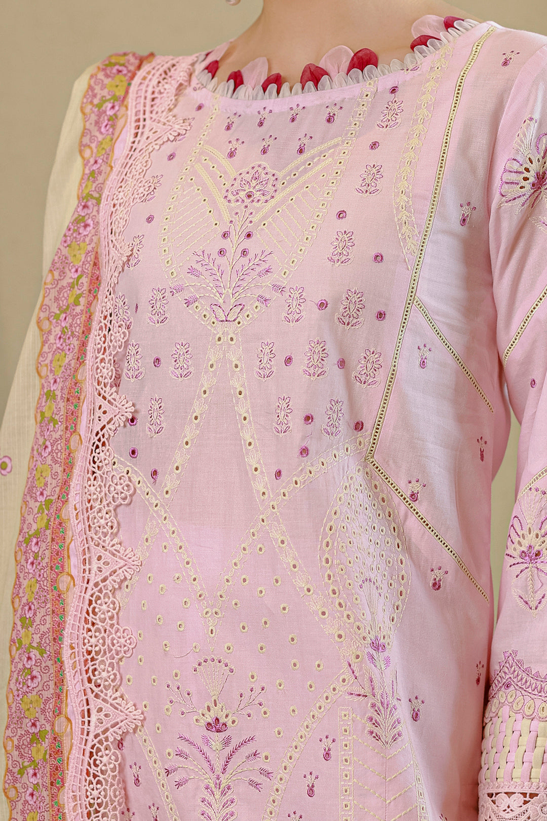 [ SUIT E ] - ZELLBURY CHIKANKARI LAWN EMBROIDERED COLLECTION 2026