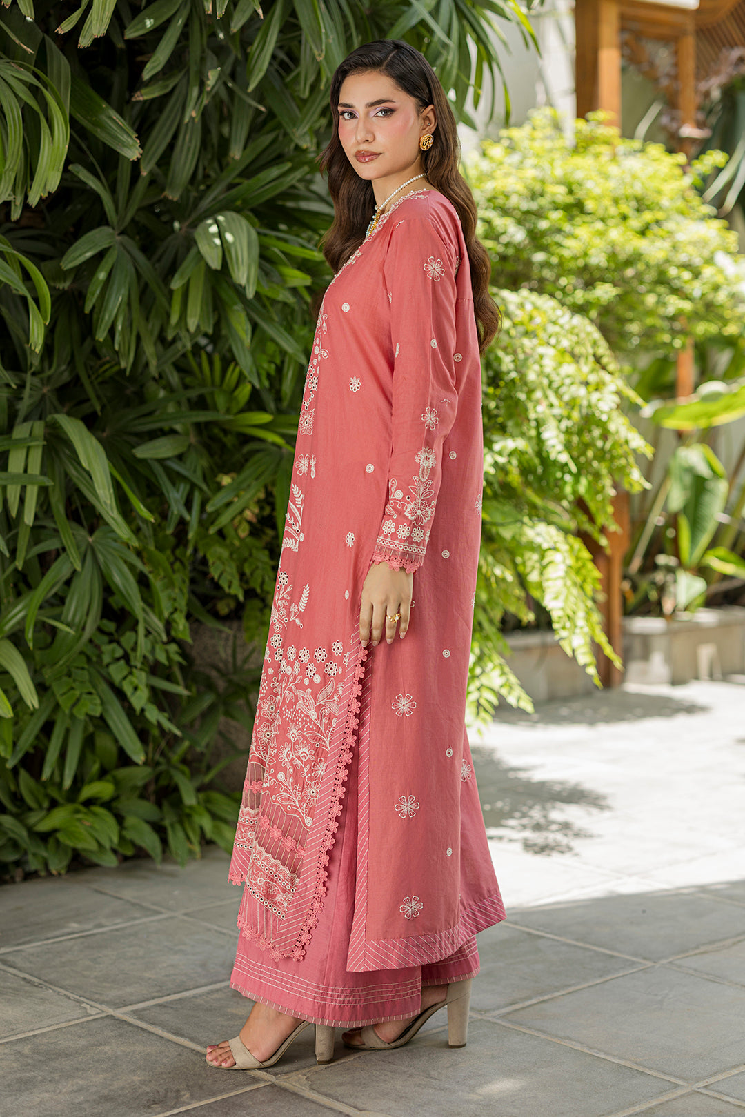 [ SUIT H ] - ZELLBURY CHIKANKARI LAWN EMBROIDERED COLLECTION 2026