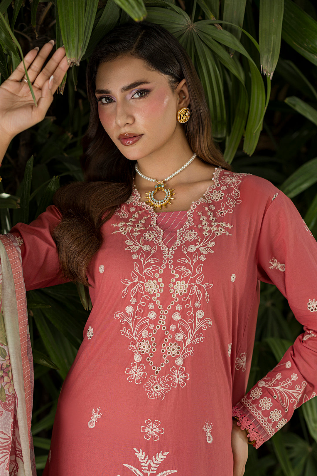 [ SUIT H ] - ZELLBURY CHIKANKARI LAWN EMBROIDERED COLLECTION 2026