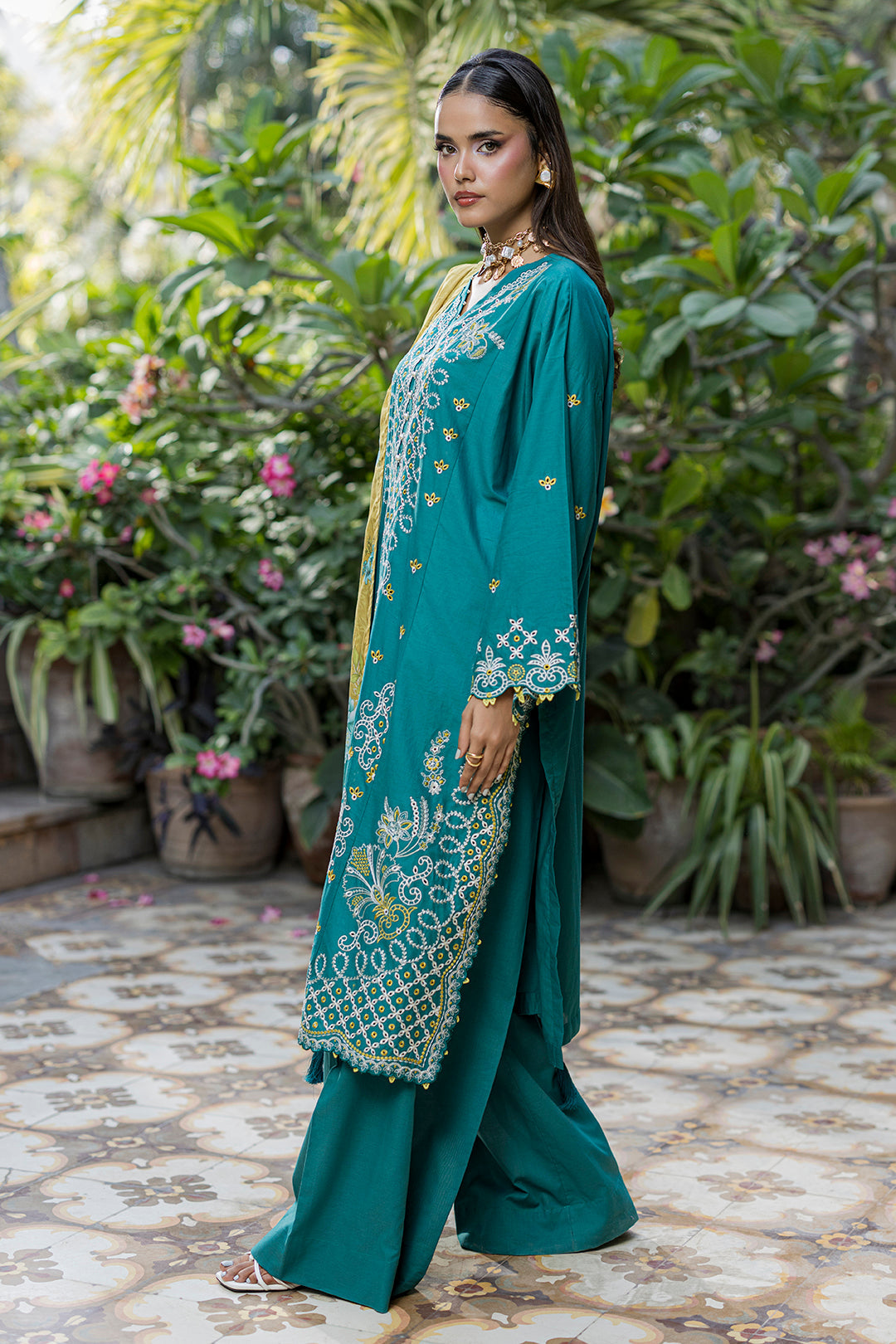 [ SUIT I ] - ZELLBURY CHIKANKARI LAWN EMBROIDERED COLLECTION 2026