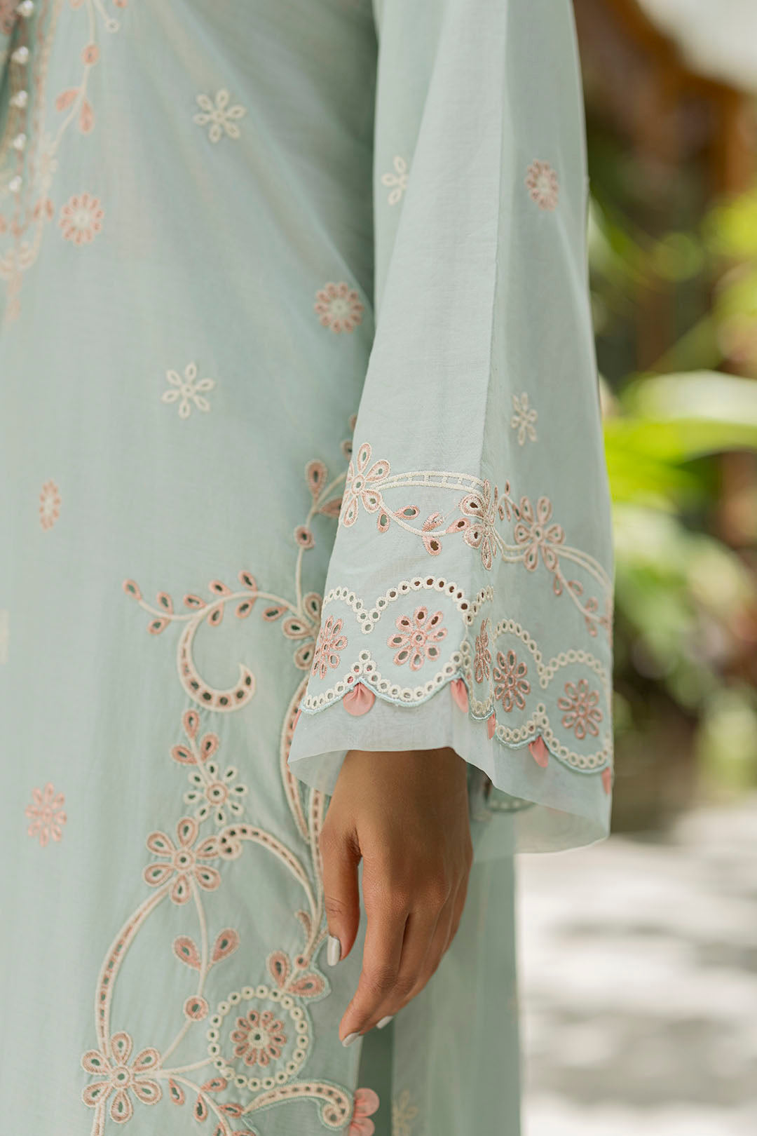 [ SUIT K ] - ZELLBURY CHIKANKARI LAWN EMBROIDERED COLLECTION 2026