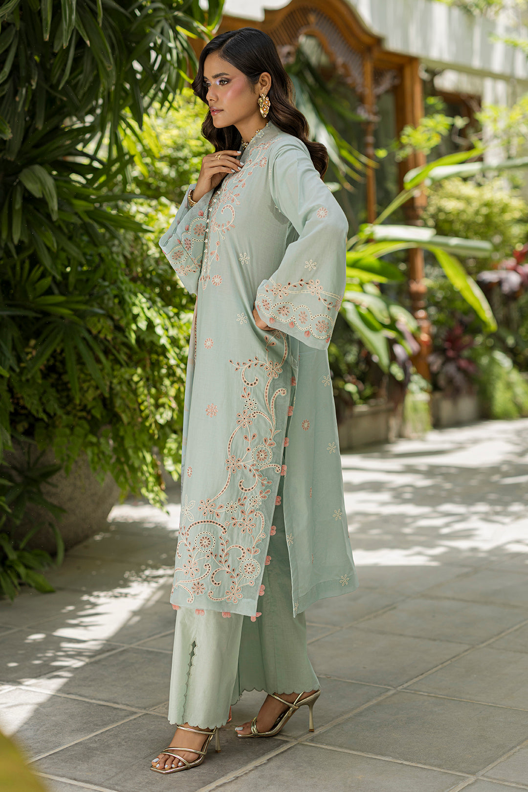 [ SUIT K ] - ZELLBURY CHIKANKARI LAWN EMBROIDERED COLLECTION 2026