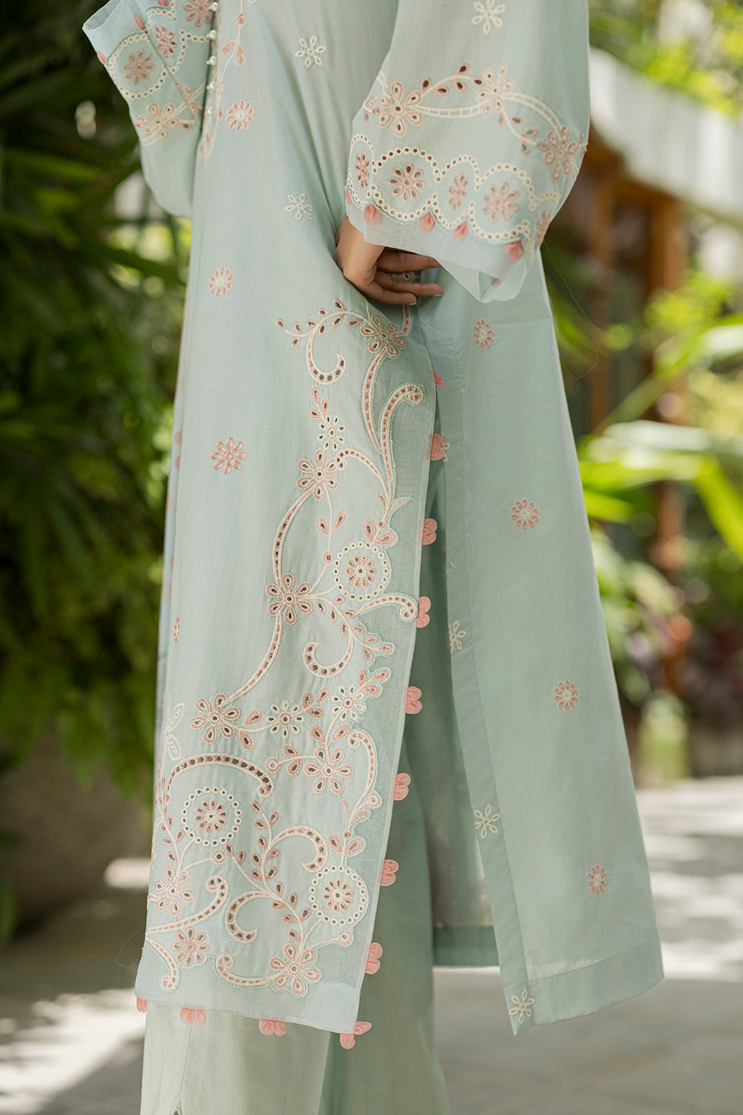 [ SUIT K ] - ZELLBURY CHIKANKARI LAWN EMBROIDERED COLLECTION 2026