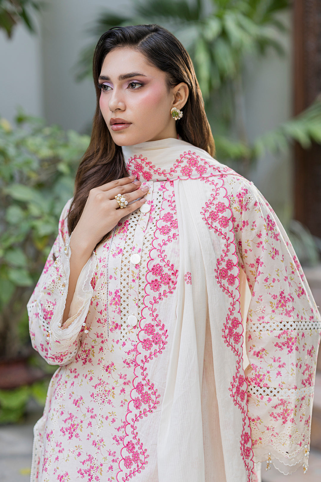 [ SUIT M ] - ZELLBURY CHIKANKARI LAWN EMBROIDERED COLLECTION 2026