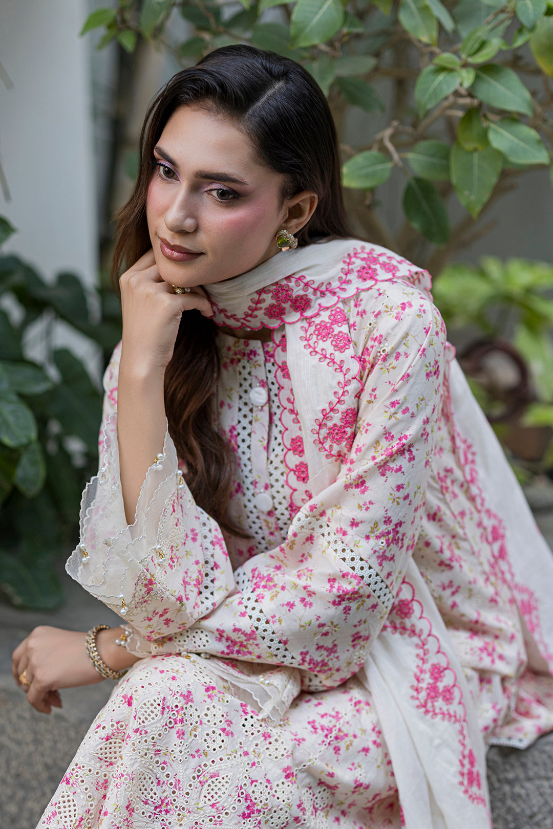 [ SUIT M ] - ZELLBURY CHIKANKARI LAWN EMBROIDERED COLLECTION 2026