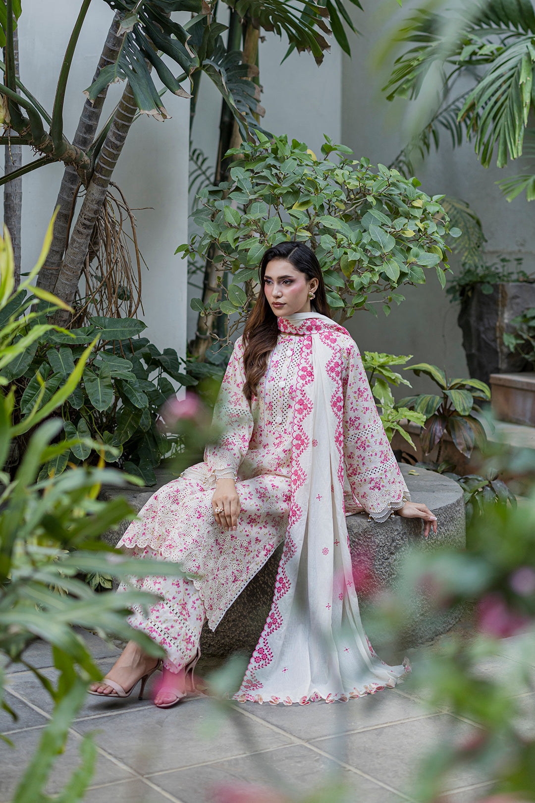 [ SUIT M ] - ZELLBURY CHIKANKARI LAWN EMBROIDERED COLLECTION 2026