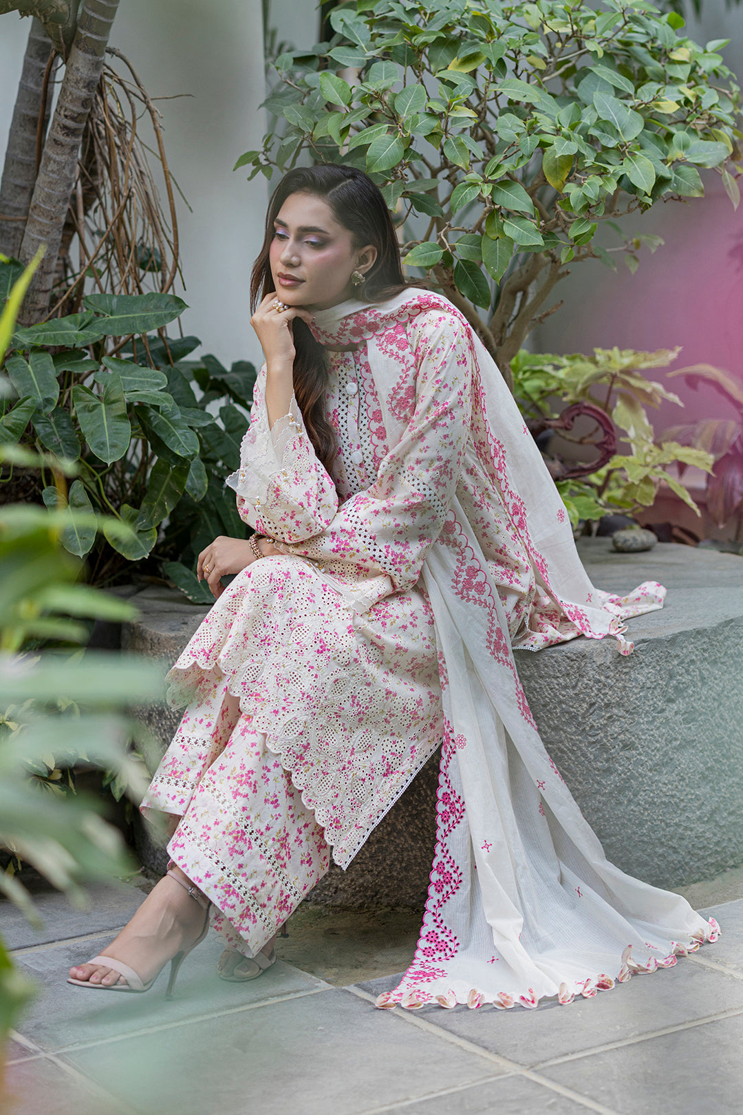 [ SUIT M ] - ZELLBURY CHIKANKARI LAWN EMBROIDERED COLLECTION 2026