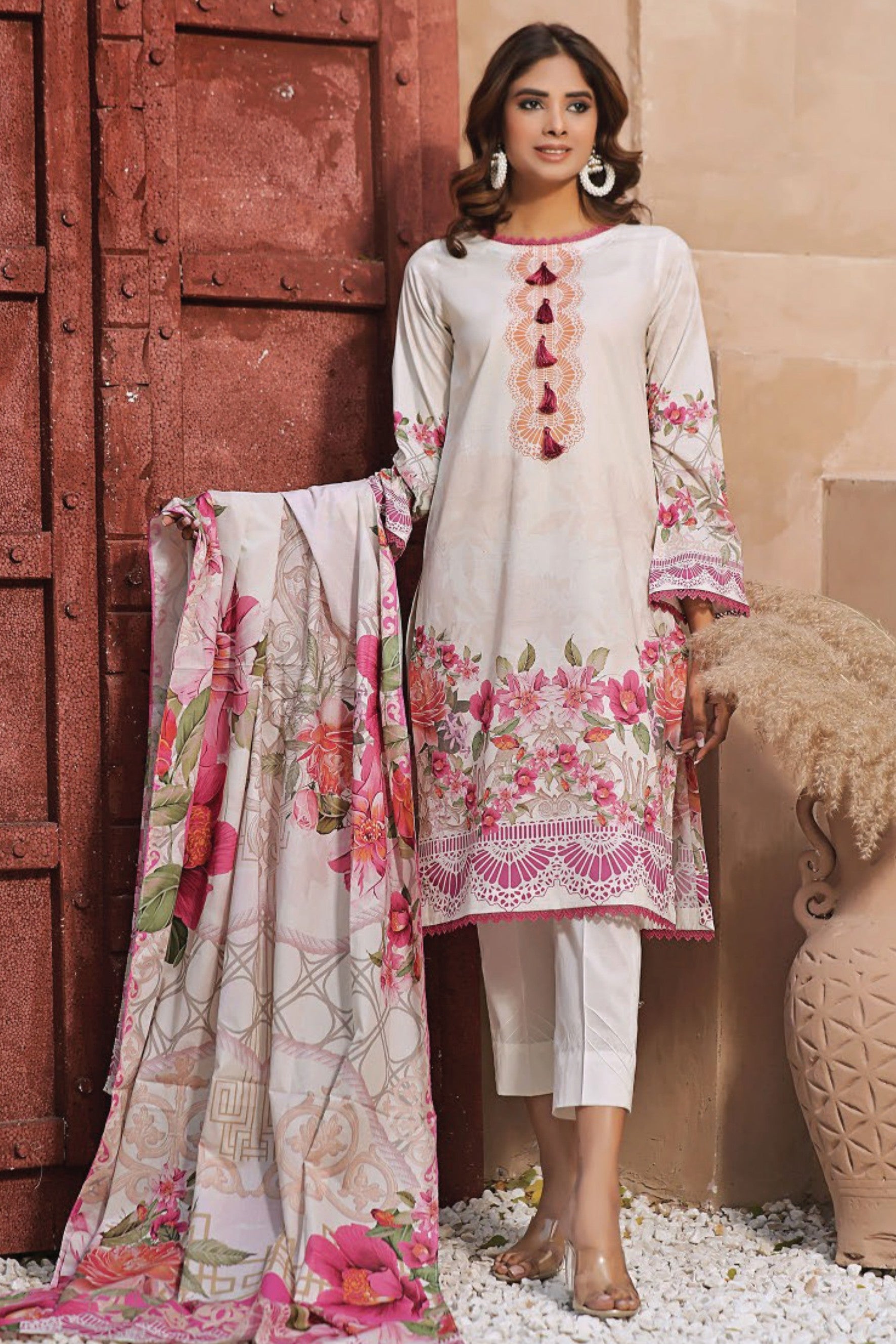 Lawn suit hotsell with embroidered dupatta