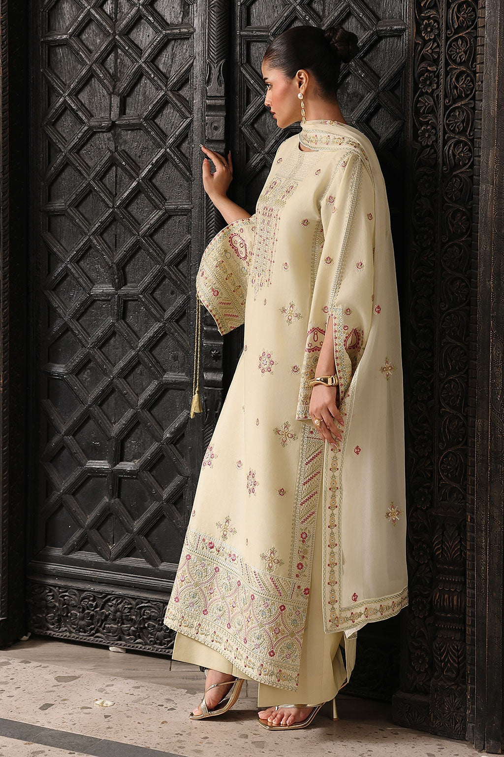 [ SUIT F ] - RAMSHA AFSANAH ROSA ESSENTIAL LAWN EMBROIDERED COLLECTION 2026